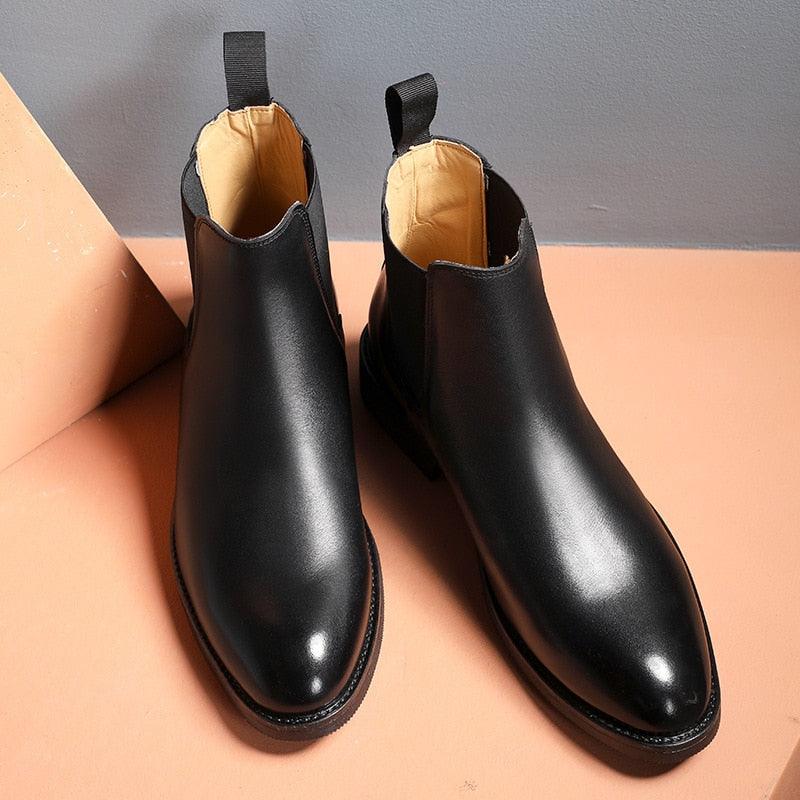 Bota Masculina de Couro Elegance - Conforto e Estilo para o Inverno
